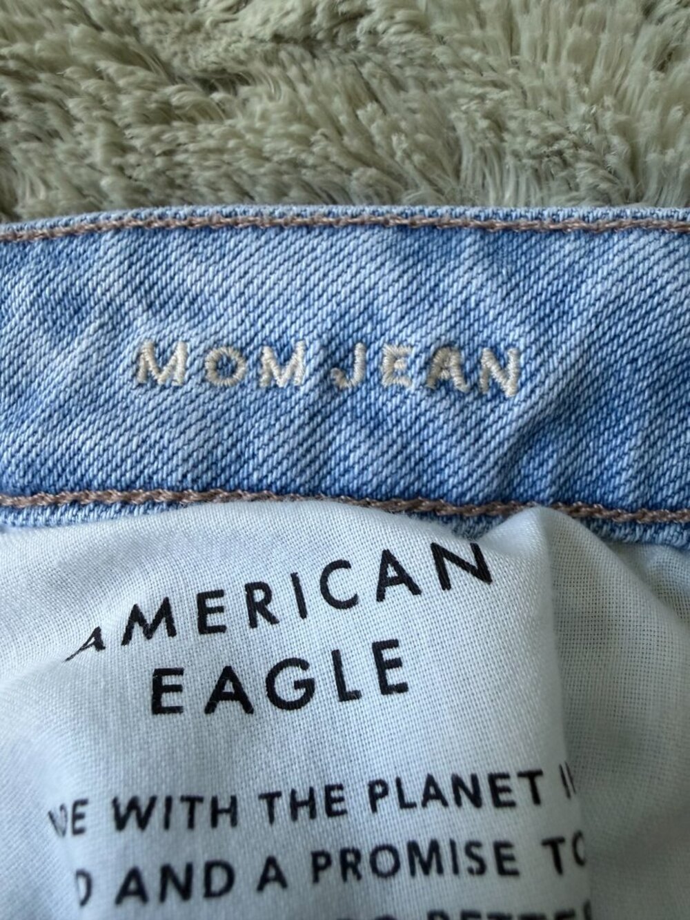 Mom Jean Light Wash Distressed Jeans Size 6 LONG - Picture 4 of 8